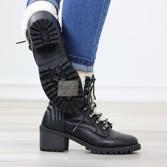 Black Lace Up Ankle Boots Chunky Heel Faux Fur Lined - Picture 13 of 16